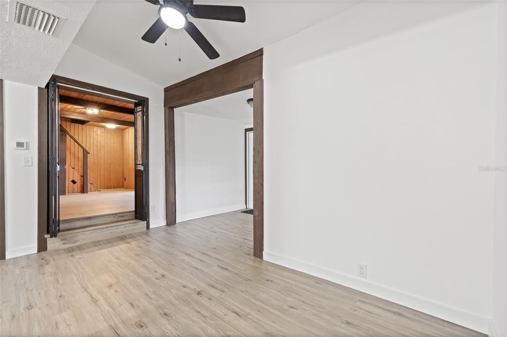 На продажу: $199,900 (2 спален, 2 ванн, 1380 Квадратных фут)