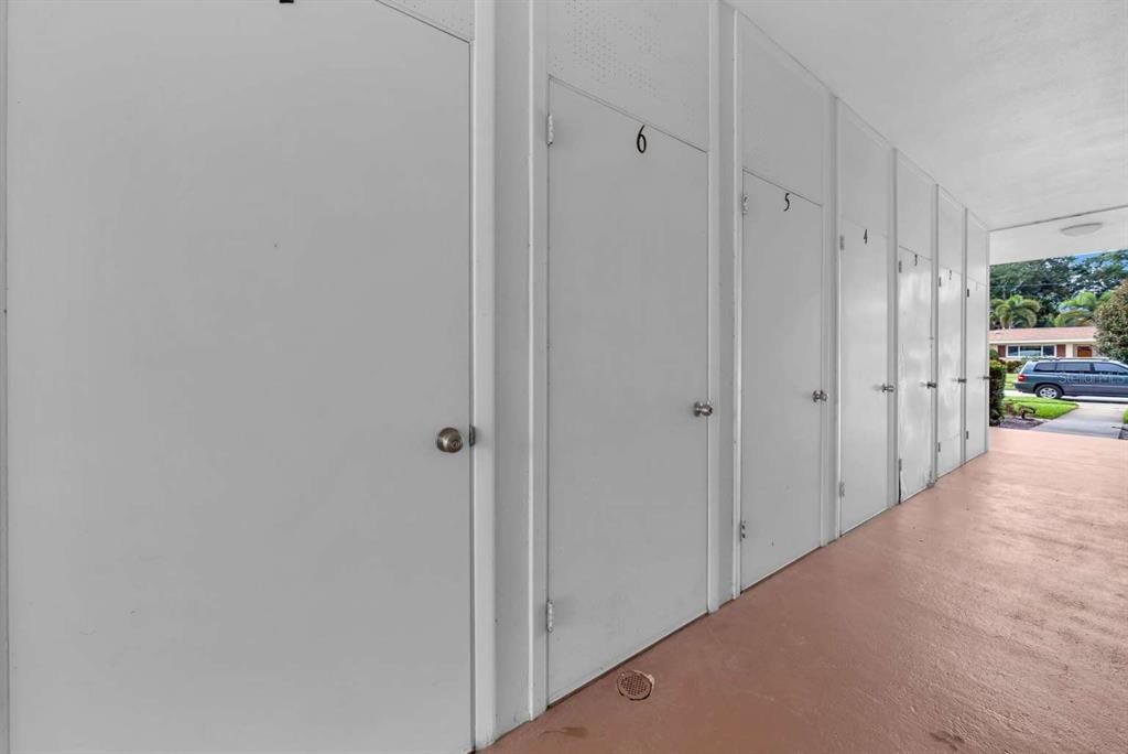 For Sale: $129,900 (2 beds, 1 baths, 1053 Square Feet)