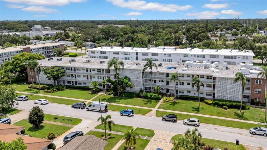 For Sale: $129,900 (2 beds, 1 baths, 1053 Square Feet)