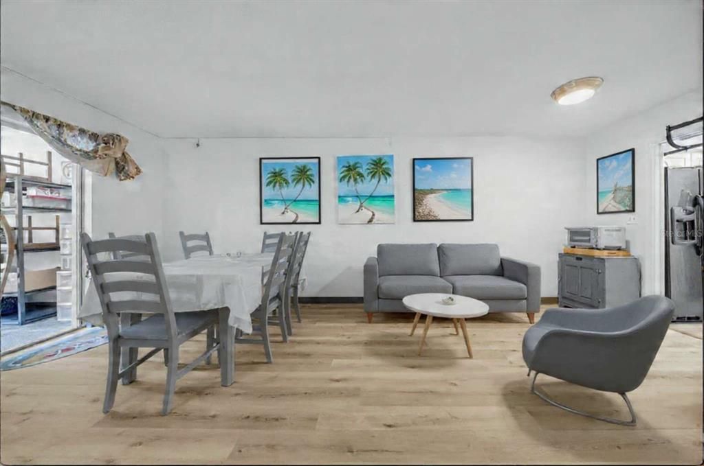 For Sale: $129,900 (2 beds, 1 baths, 1053 Square Feet)