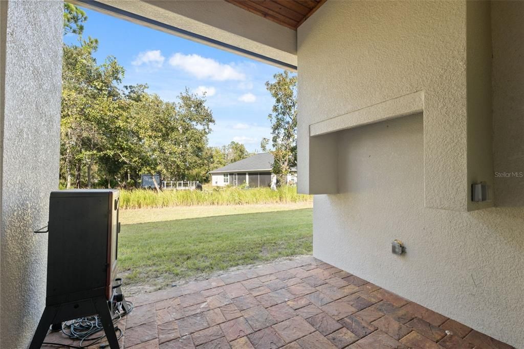 合同活跃: $435,000 (3 贝兹, 3 浴室, 2396 平方英尺)