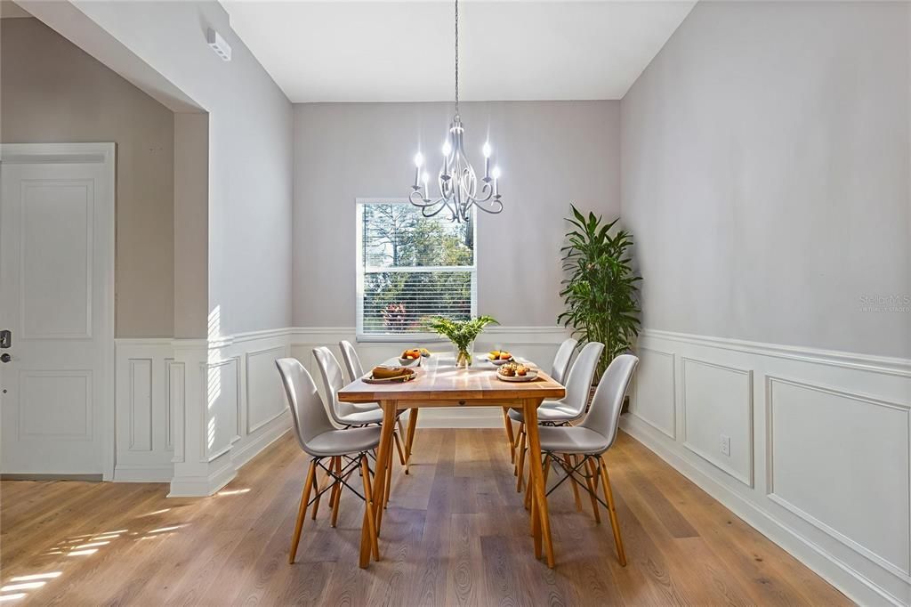 合同活跃: $435,000 (3 贝兹, 3 浴室, 2396 平方英尺)