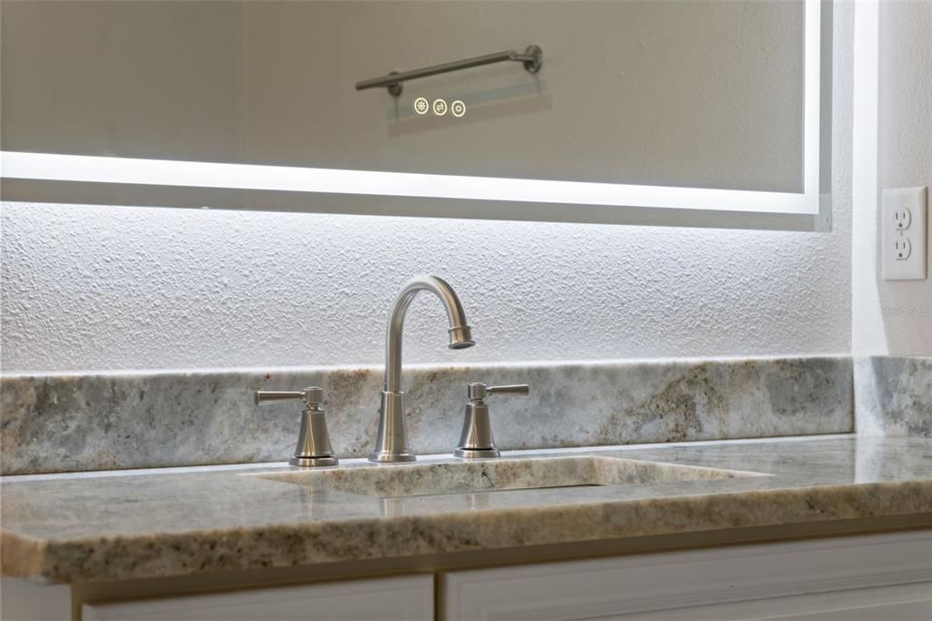 合同活跃: $435,000 (3 贝兹, 3 浴室, 2396 平方英尺)