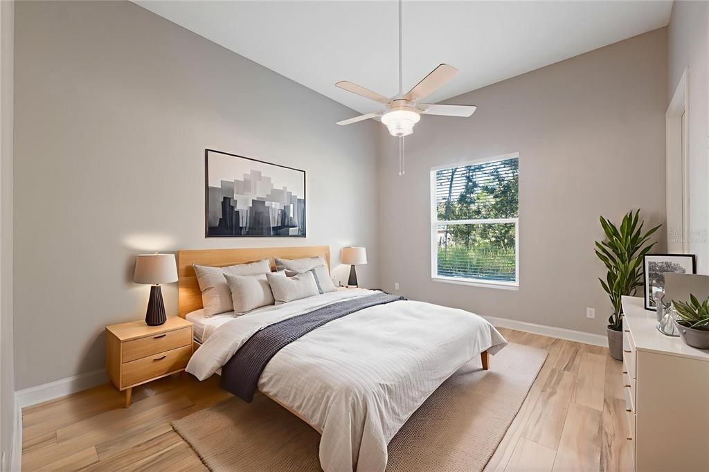 合同活跃: $435,000 (3 贝兹, 3 浴室, 2396 平方英尺)