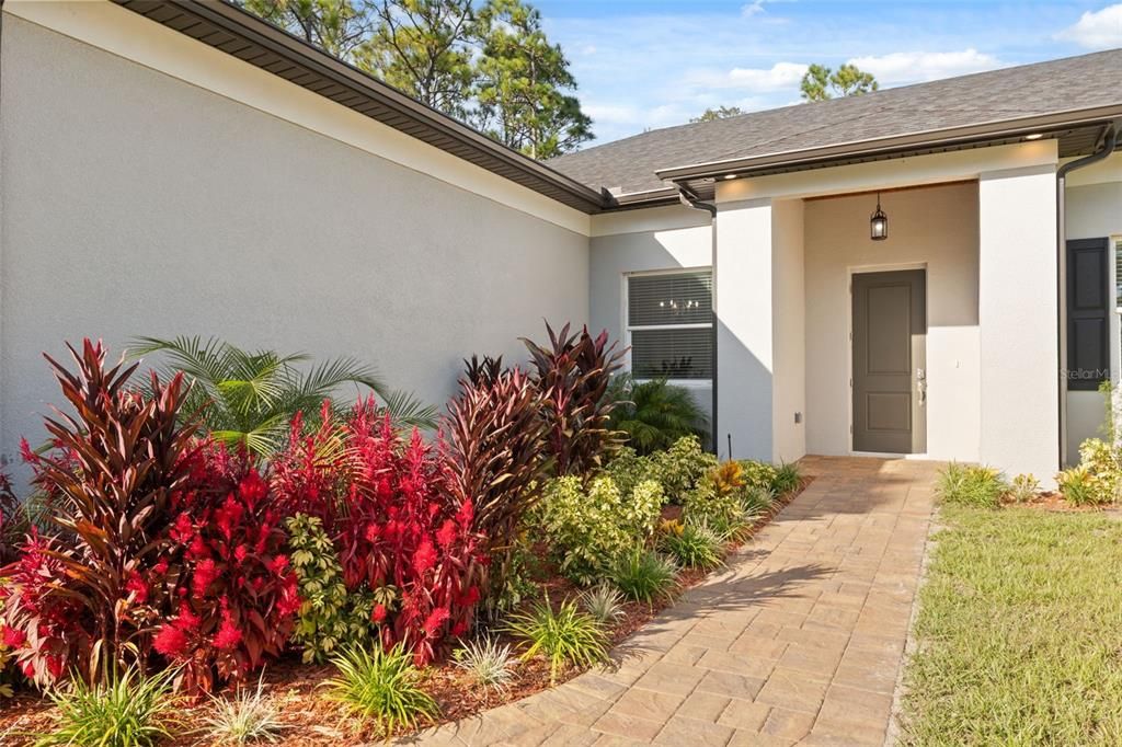 合同活跃: $435,000 (3 贝兹, 3 浴室, 2396 平方英尺)