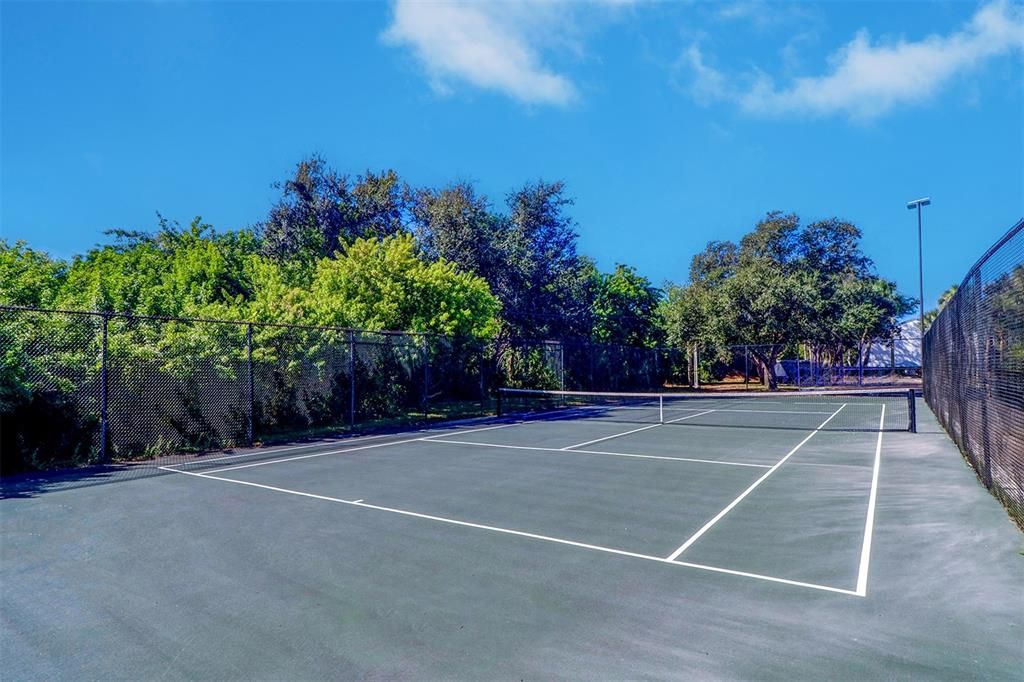 待售: $173,000 (2 贝兹, 2 浴室, 1100 平方英尺)