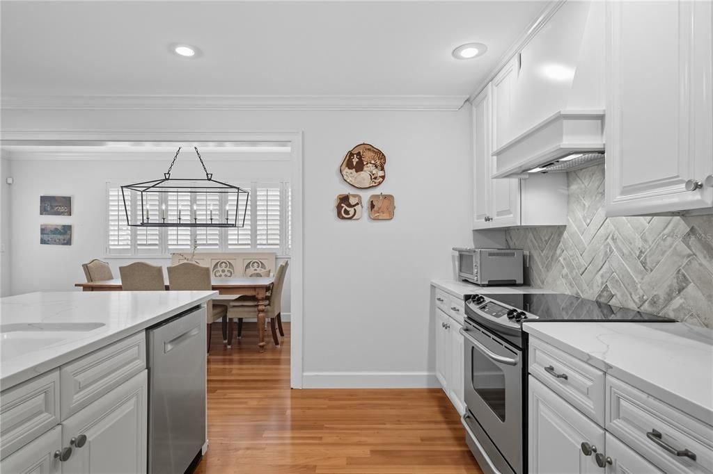 For Sale: $1,190,000 (3 beds, 2 baths, 2557 Square Feet)