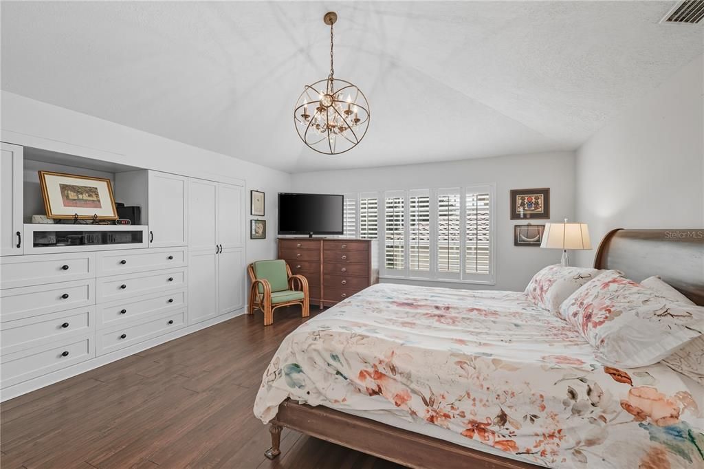 For Sale: $1,190,000 (3 beds, 2 baths, 2557 Square Feet)