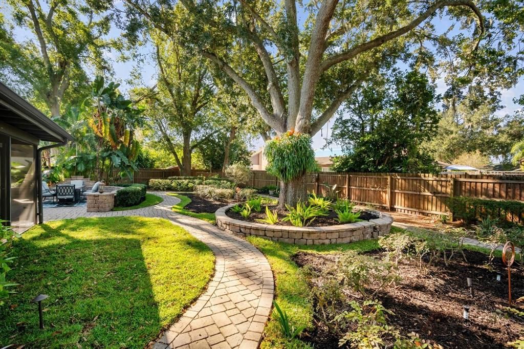 For Sale: $375,000 (3 beds, 2 baths, 1684 Square Feet)