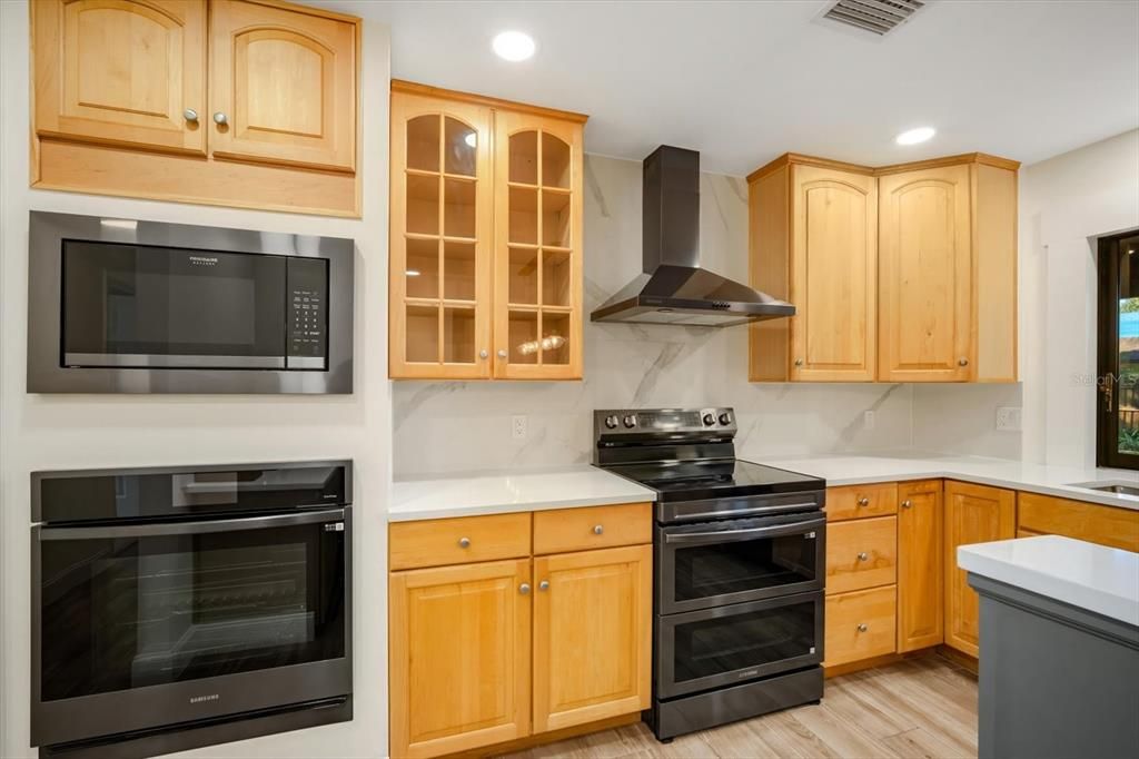 For Sale: $375,000 (3 beds, 2 baths, 1684 Square Feet)