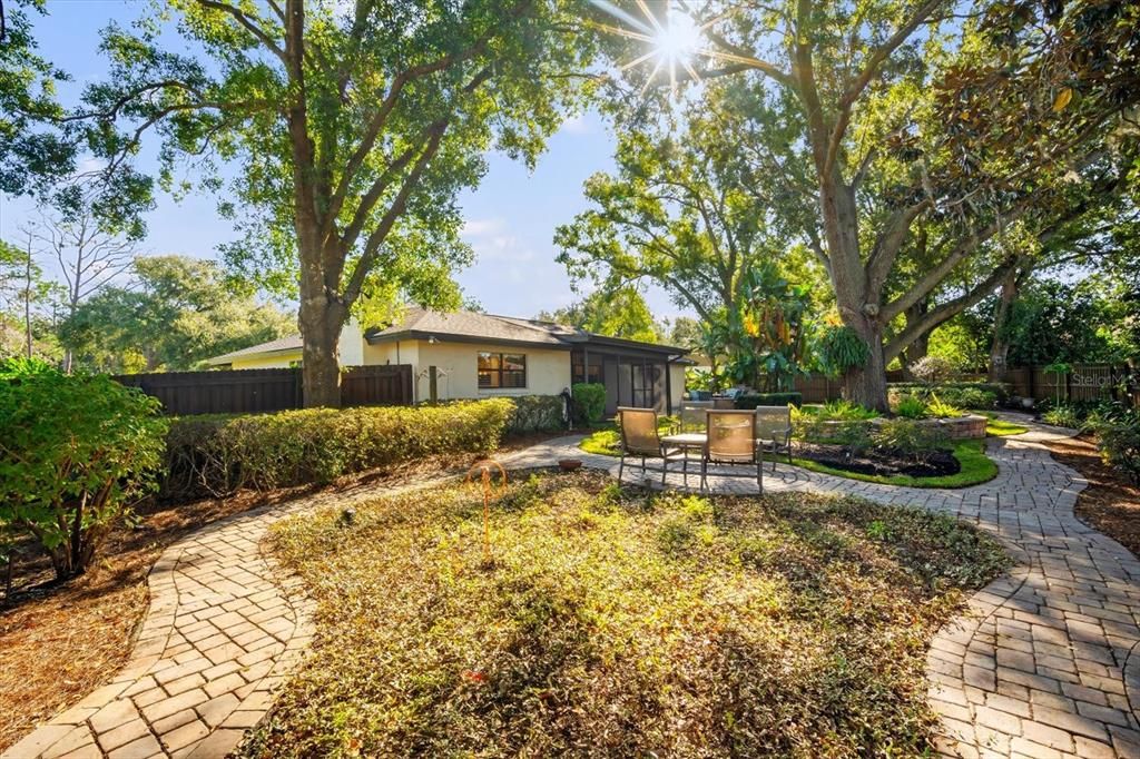 For Sale: $375,000 (3 beds, 2 baths, 1684 Square Feet)