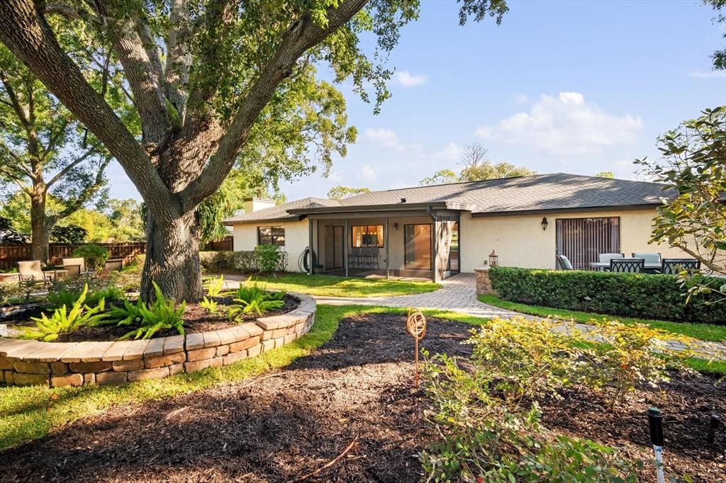 For Sale: $375,000 (3 beds, 2 baths, 1684 Square Feet)