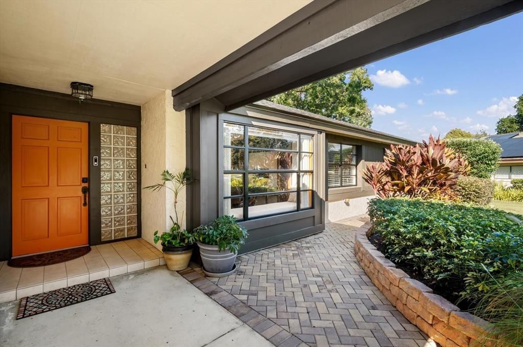 For Sale: $375,000 (3 beds, 2 baths, 1684 Square Feet)