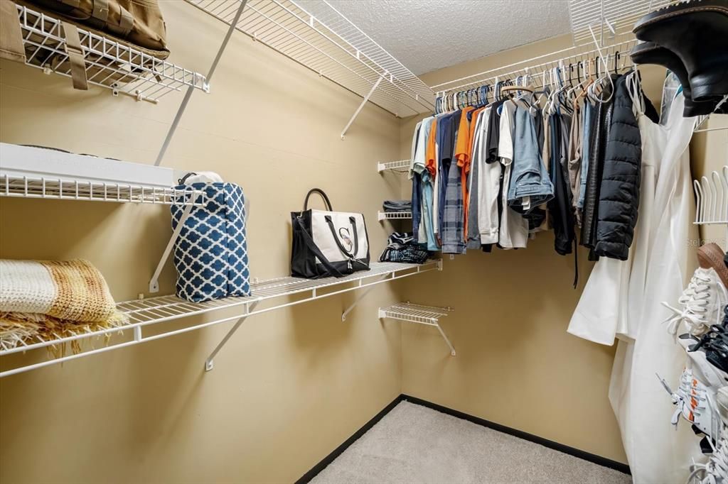 For Sale: $375,000 (3 beds, 2 baths, 1684 Square Feet)