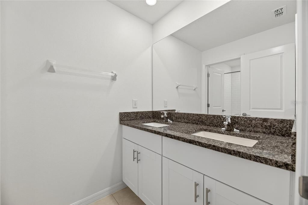 For Sale: $544,900 (5 beds, 2 baths, 2949 Square Feet)