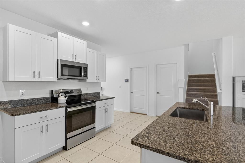 For Sale: $544,900 (5 beds, 2 baths, 2949 Square Feet)