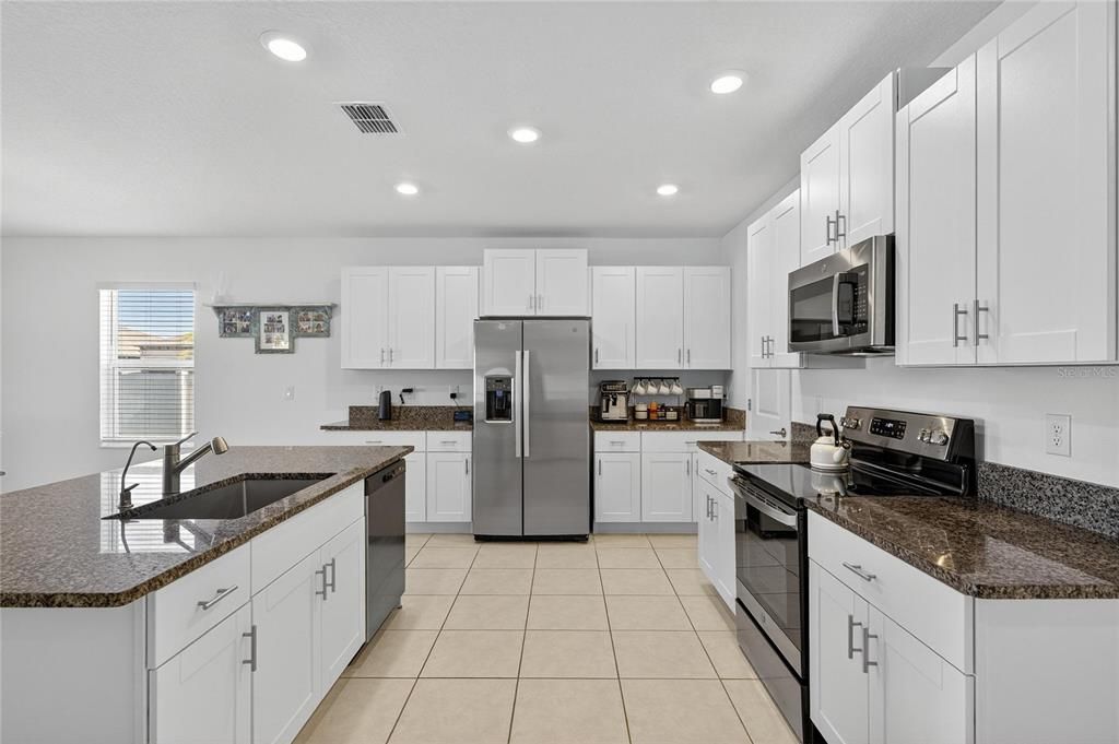 For Sale: $544,900 (5 beds, 2 baths, 2949 Square Feet)