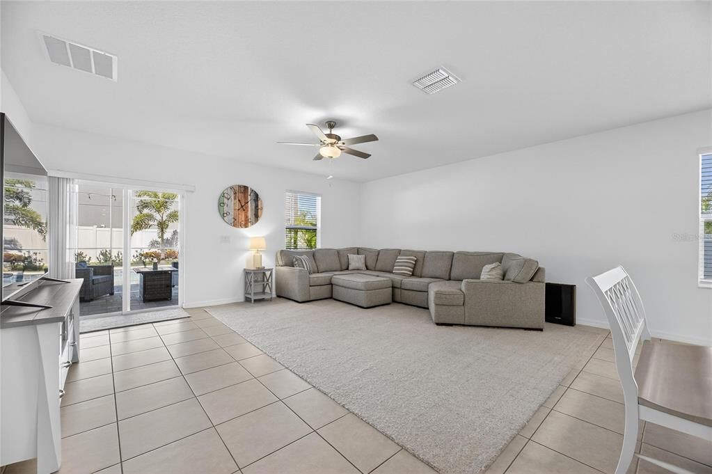 For Sale: $544,900 (5 beds, 2 baths, 2949 Square Feet)