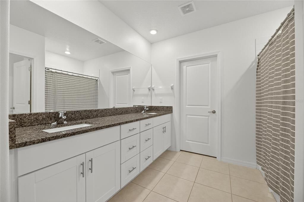 For Sale: $544,900 (5 beds, 2 baths, 2949 Square Feet)