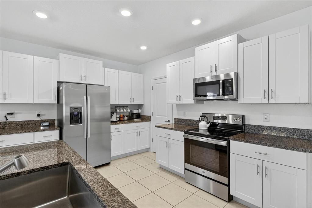 For Sale: $544,900 (5 beds, 2 baths, 2949 Square Feet)