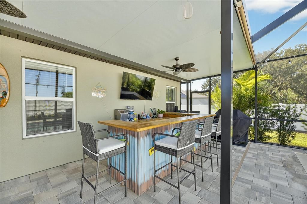 For Sale: $544,900 (5 beds, 2 baths, 2949 Square Feet)