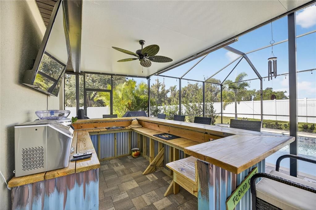 For Sale: $544,900 (5 beds, 2 baths, 2949 Square Feet)