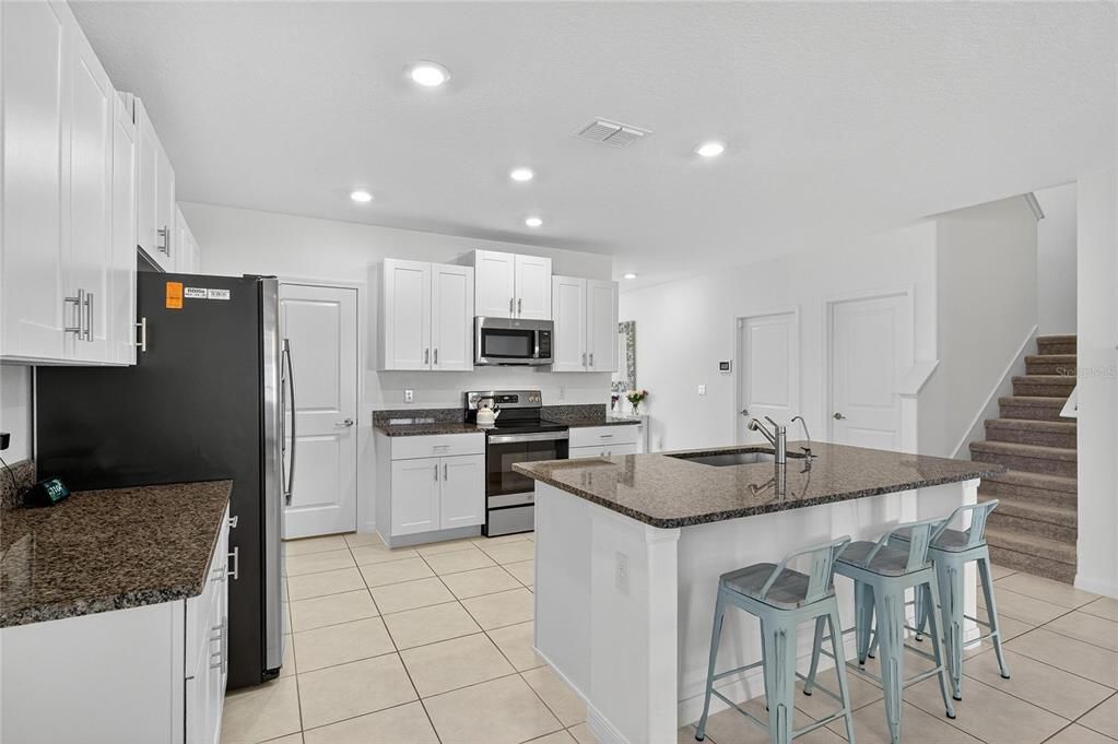 For Sale: $544,900 (5 beds, 2 baths, 2949 Square Feet)