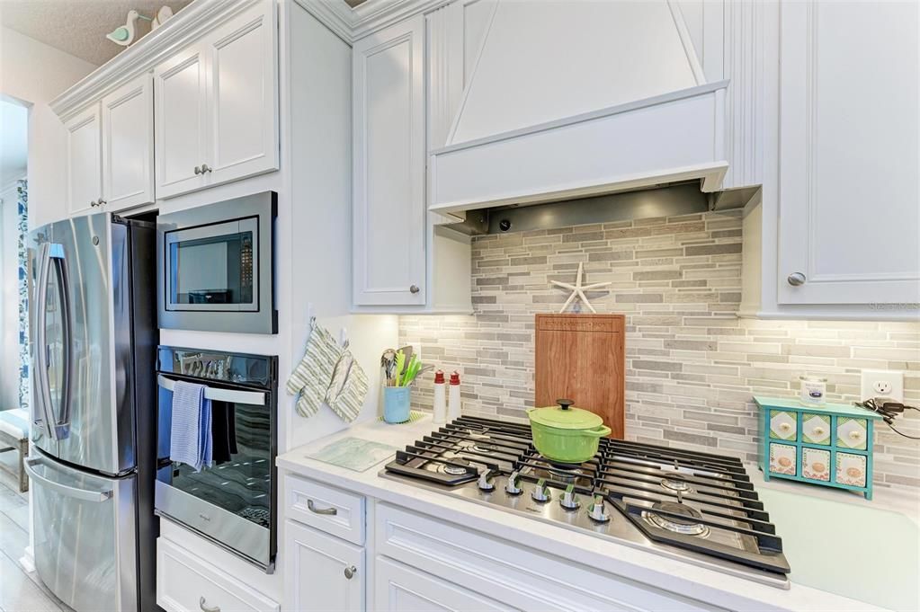 For Sale: $439,900 (2 beds, 2 baths, 1471 Square Feet)