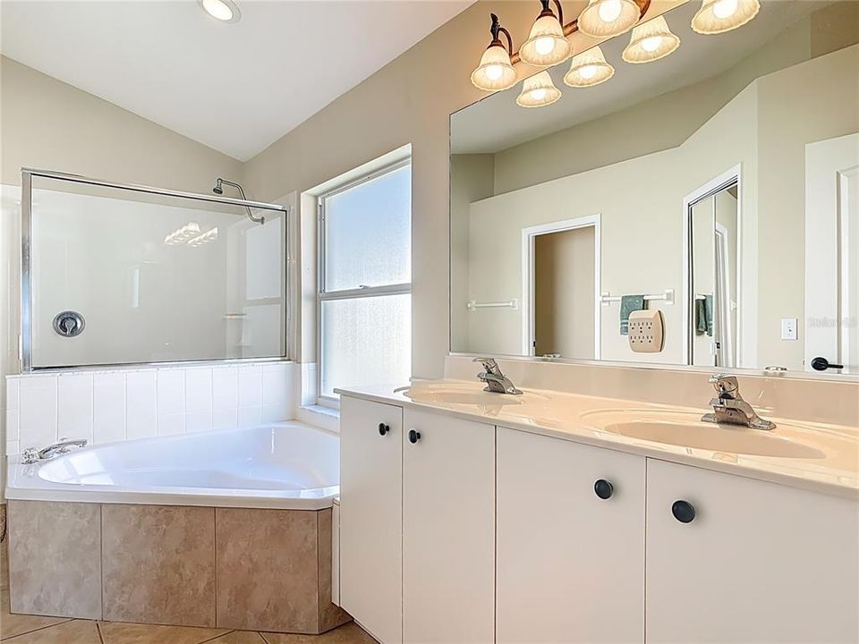 Active With Contract: $369,900 (3 beds, 2 baths, 1864 Square Feet)