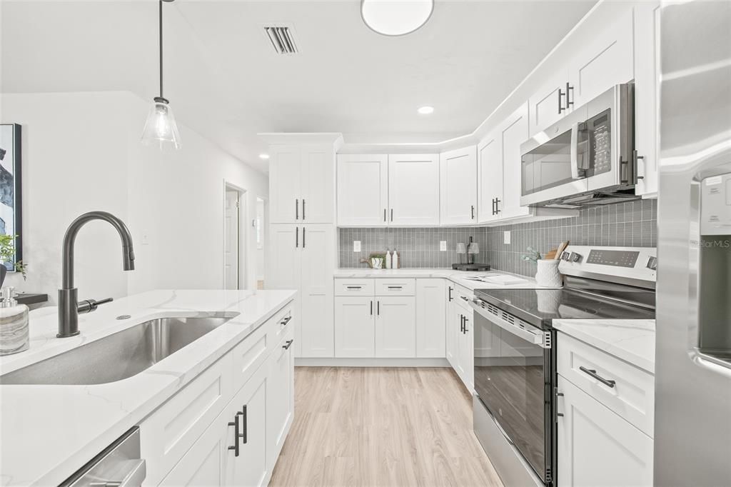 For Sale: $539,900 (4 beds, 2 baths, 1548 Square Feet)