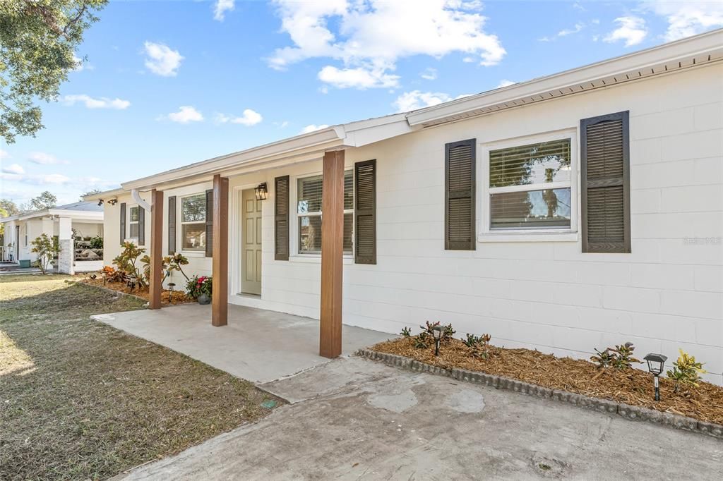 For Sale: $539,900 (4 beds, 2 baths, 1548 Square Feet)