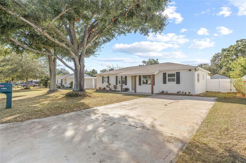 For Sale: $539,900 (4 beds, 2 baths, 1548 Square Feet)