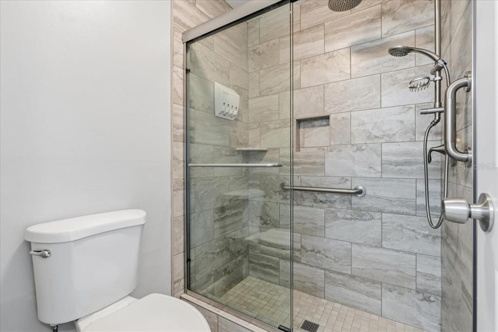 For Sale: $259,800 (2 beds, 2 baths, 1344 Square Feet)