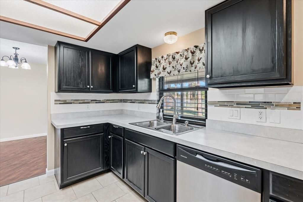 For Sale: $259,800 (2 beds, 2 baths, 1344 Square Feet)