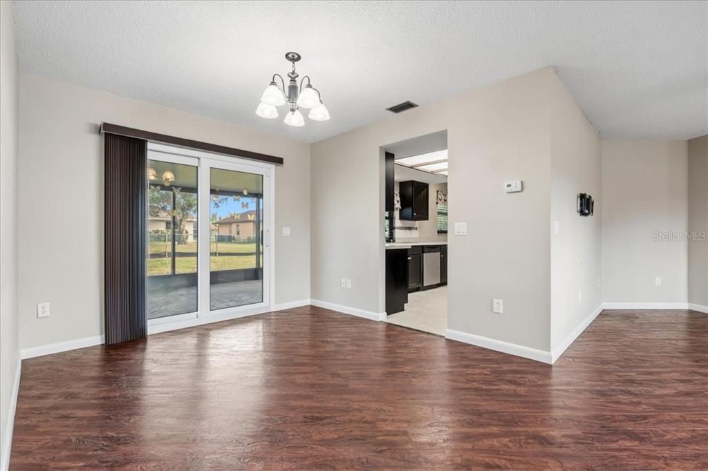 For Sale: $259,800 (2 beds, 2 baths, 1344 Square Feet)