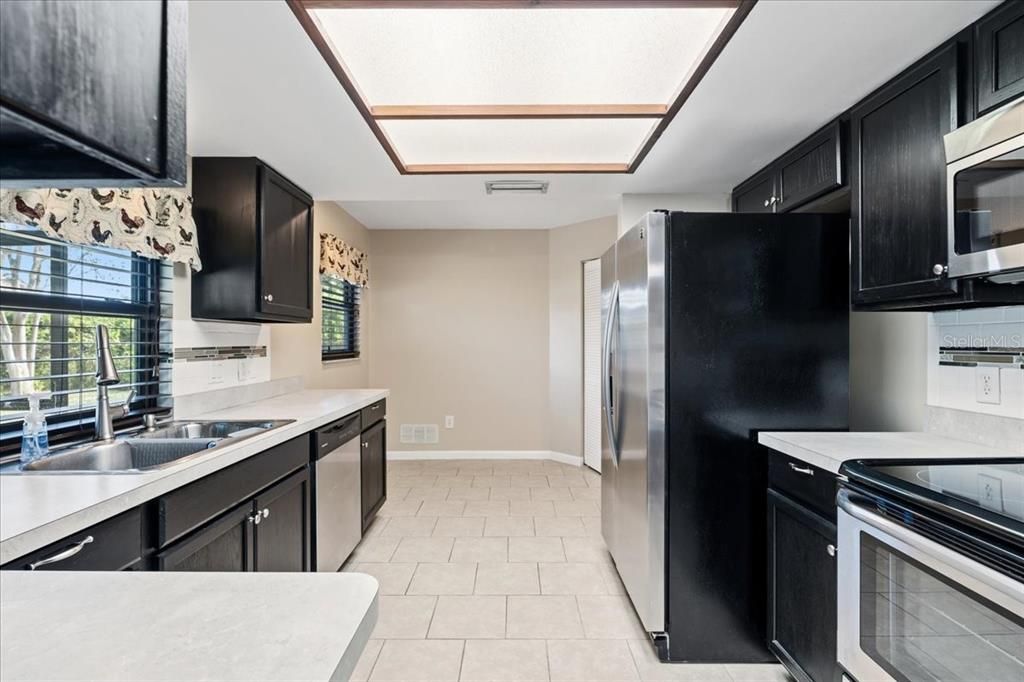 For Sale: $259,800 (2 beds, 2 baths, 1344 Square Feet)