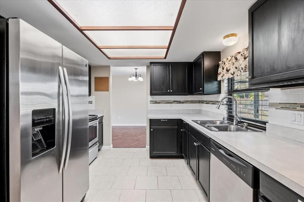 For Sale: $259,800 (2 beds, 2 baths, 1344 Square Feet)