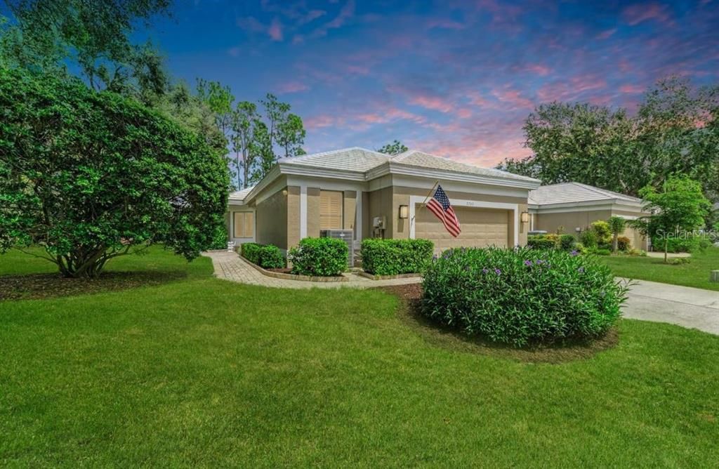 Recently Sold: $595,000 (2 beds, 3 baths, 1926 Square Feet)