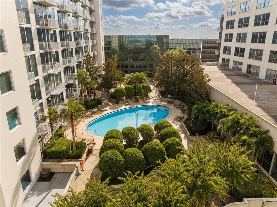 For Sale: $224,900 (1 beds, 1 baths, 715 Square Feet)