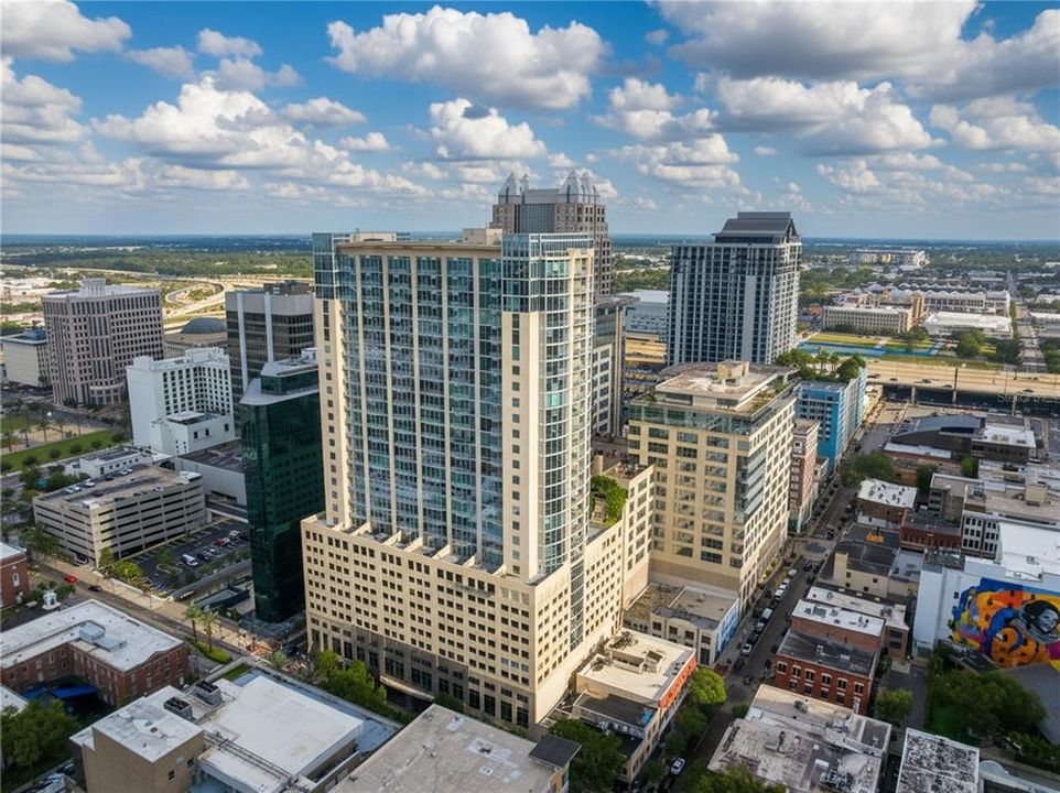 For Sale: $224,900 (1 beds, 1 baths, 715 Square Feet)