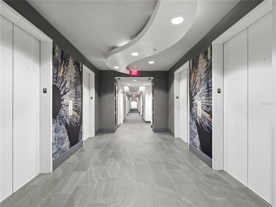 For Sale: $224,900 (1 beds, 1 baths, 715 Square Feet)