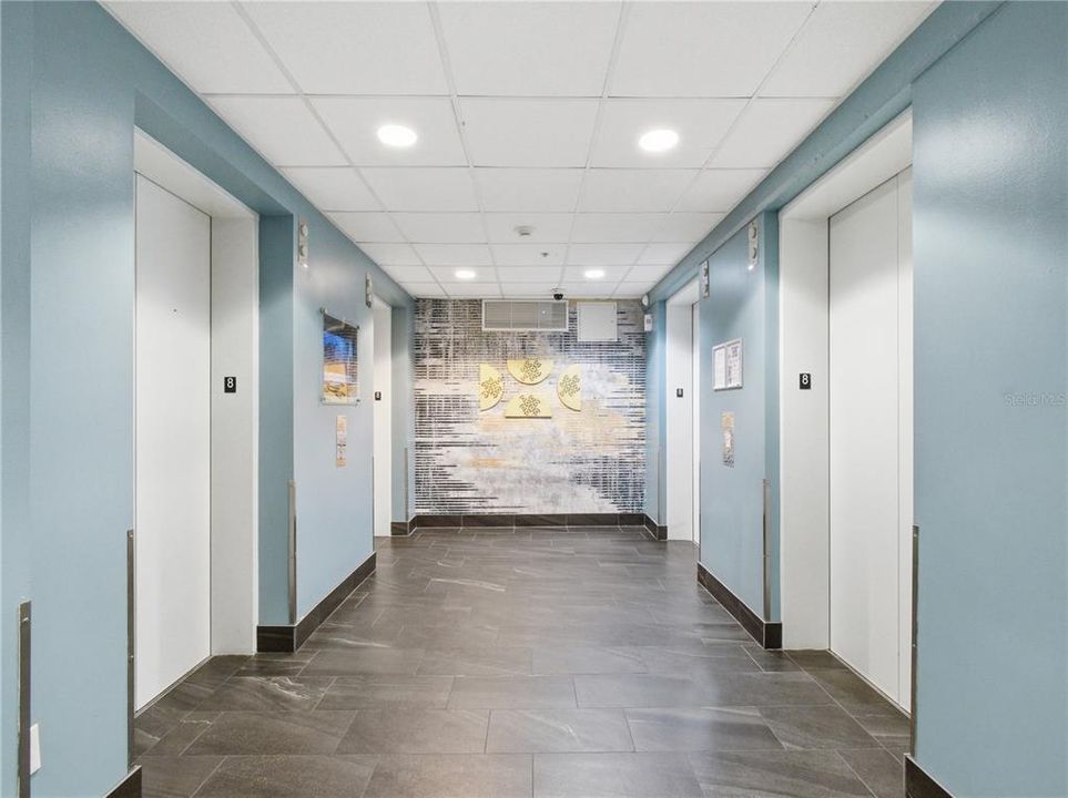 For Sale: $224,900 (1 beds, 1 baths, 715 Square Feet)