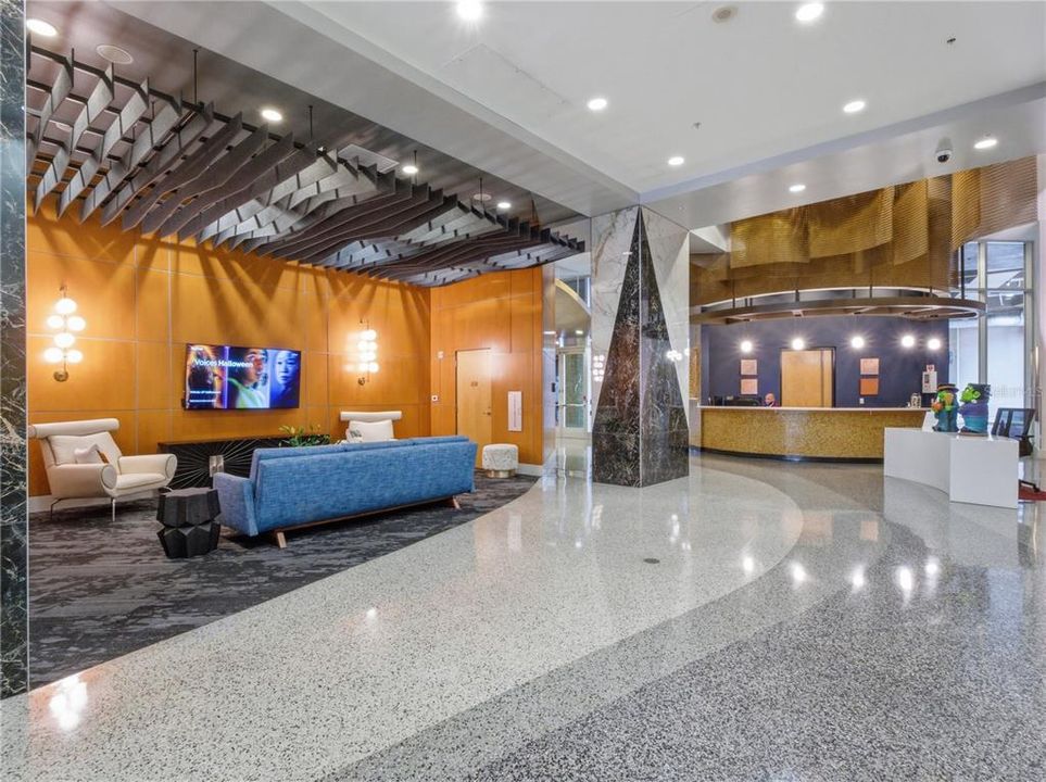 For Sale: $224,900 (1 beds, 1 baths, 715 Square Feet)