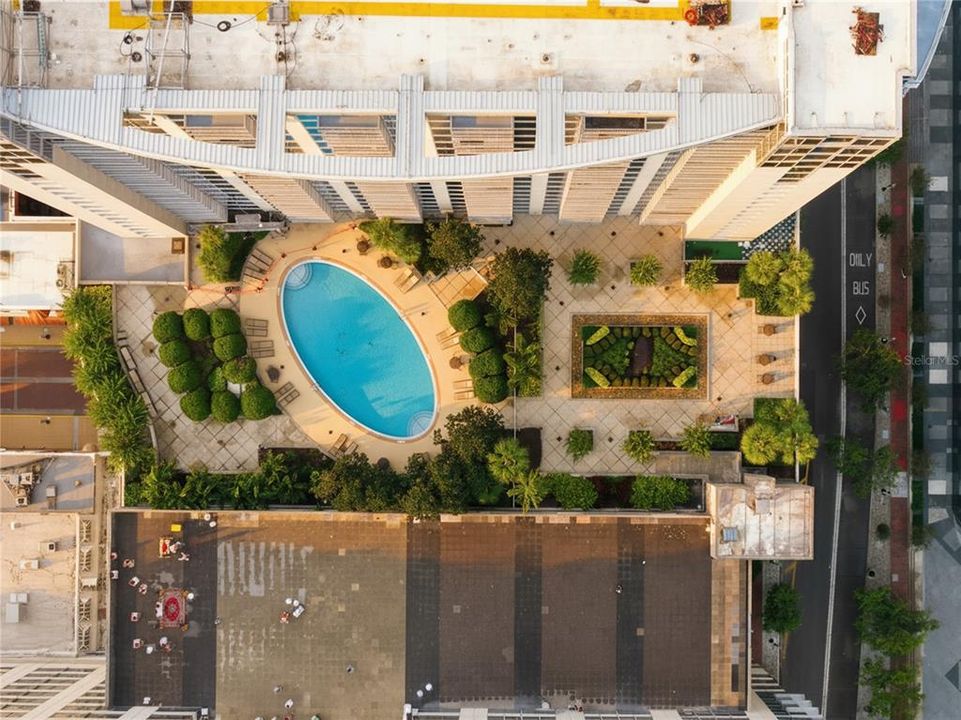 For Sale: $224,900 (1 beds, 1 baths, 715 Square Feet)