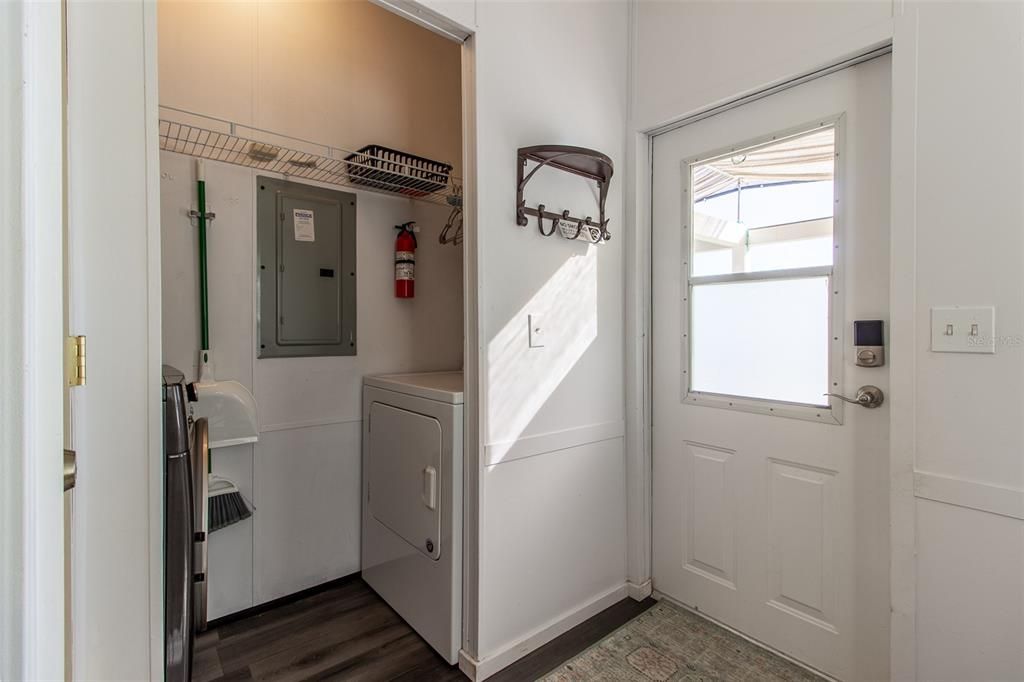 For Sale: $950,000 (5 beds, 3 baths, 2178 Square Feet)