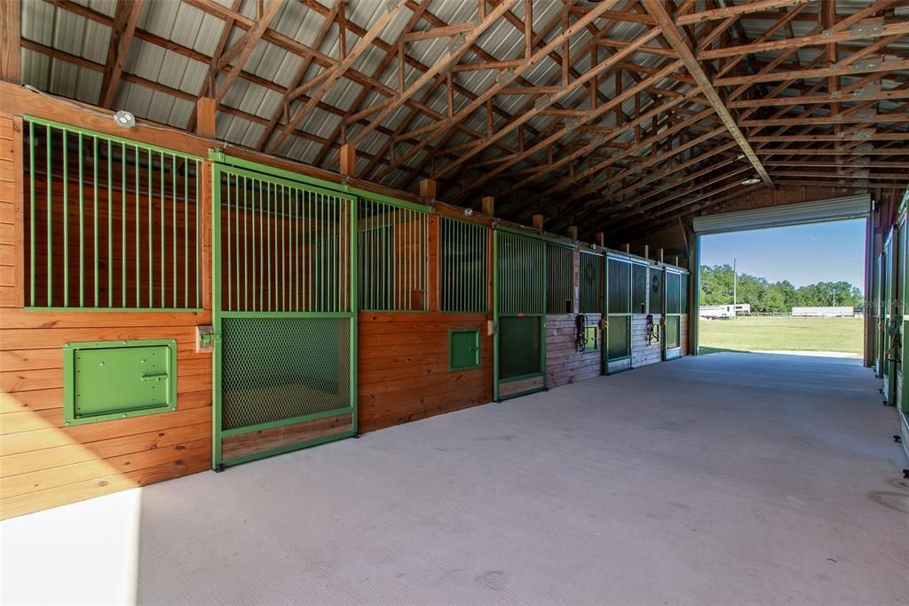 For Sale: $950,000 (5 beds, 3 baths, 2178 Square Feet)