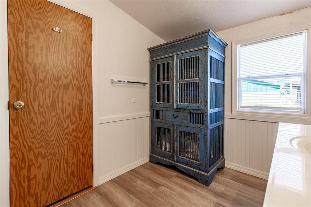 For Sale: $950,000 (5 beds, 3 baths, 2178 Square Feet)