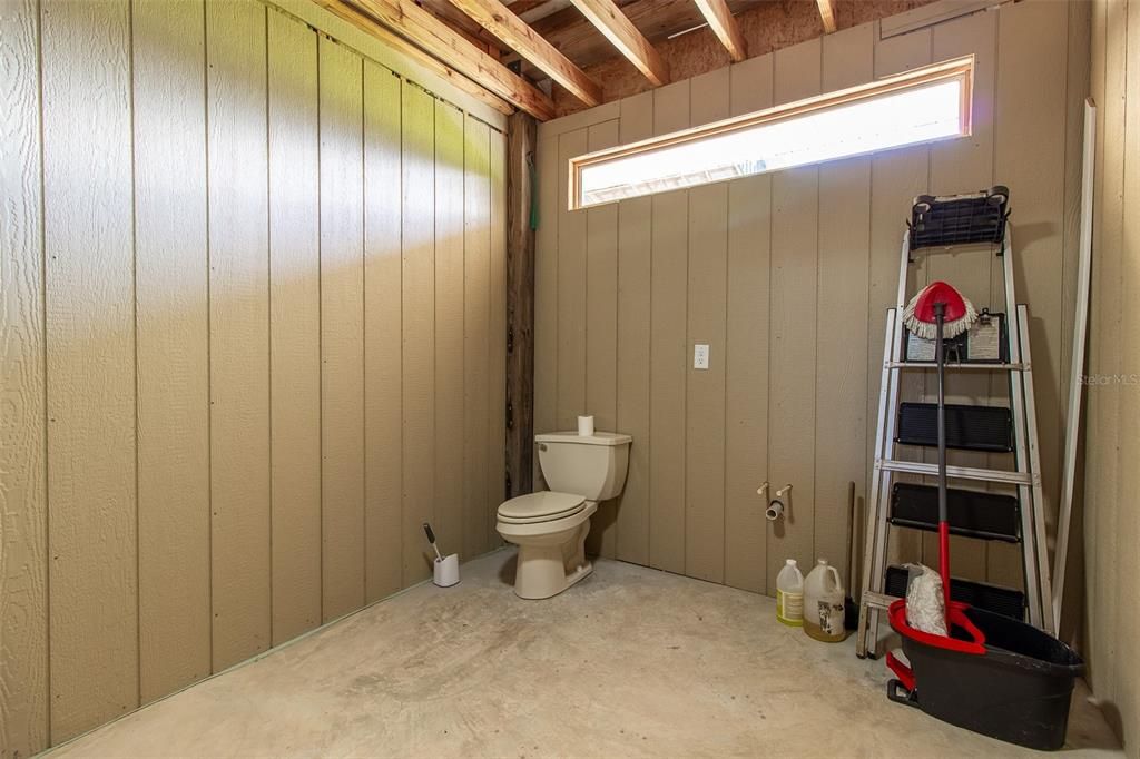 For Sale: $950,000 (5 beds, 3 baths, 2178 Square Feet)