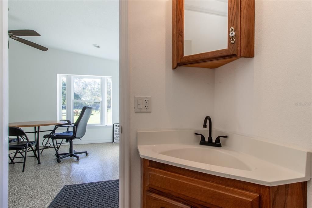 For Sale: $950,000 (5 beds, 3 baths, 2178 Square Feet)