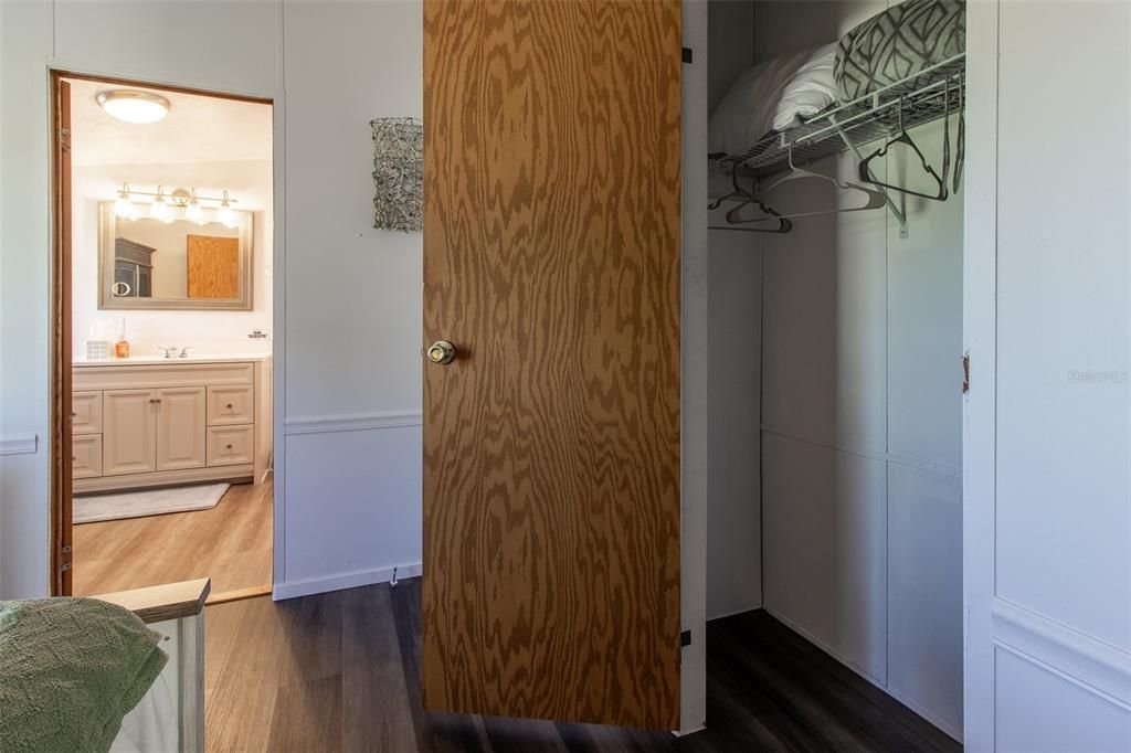 For Sale: $950,000 (5 beds, 3 baths, 2178 Square Feet)